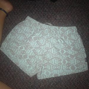 Patagonia barely baggies short size small